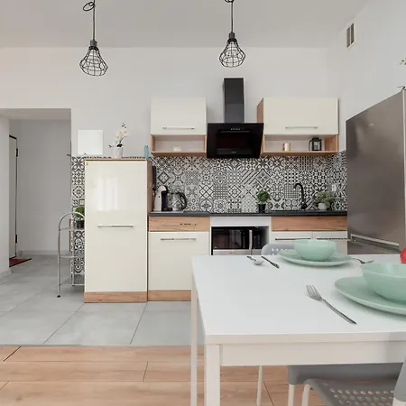Cosy Studio With Parking, 450 M From Manufaktura In By Renters Lodz (Lodz)