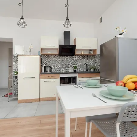 Apartment Cosy Studio With Parking, 450 M From Manufaktura In By Renters