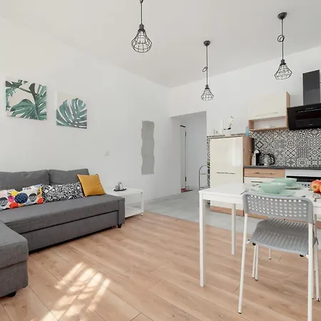 Cosy Studio With Parking, 450 M From Manufaktura In By Renters Apartment Lodz