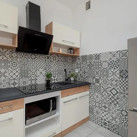 Cosy Studio With Parking, 450 M From Manufaktura In By Renters Apartment